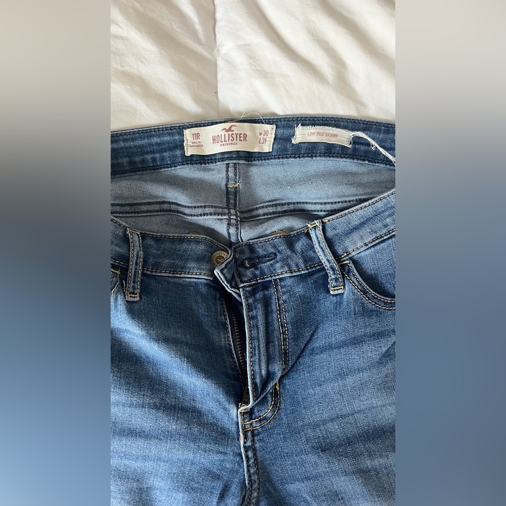 Hollister Low Rise Skinny Jeans - Picture 2 of 2